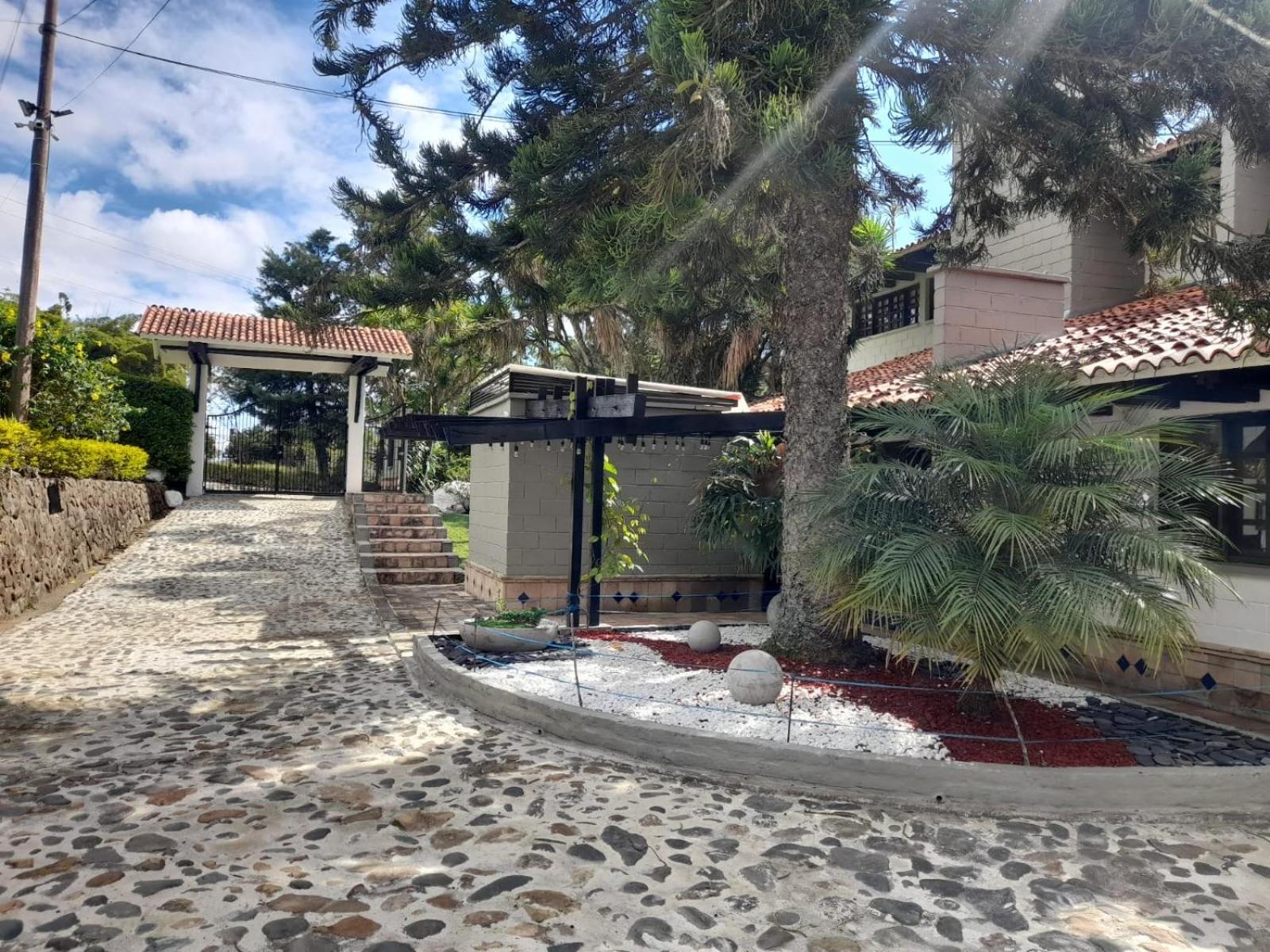 Hotel Maca Lago Calima Exterior photo
